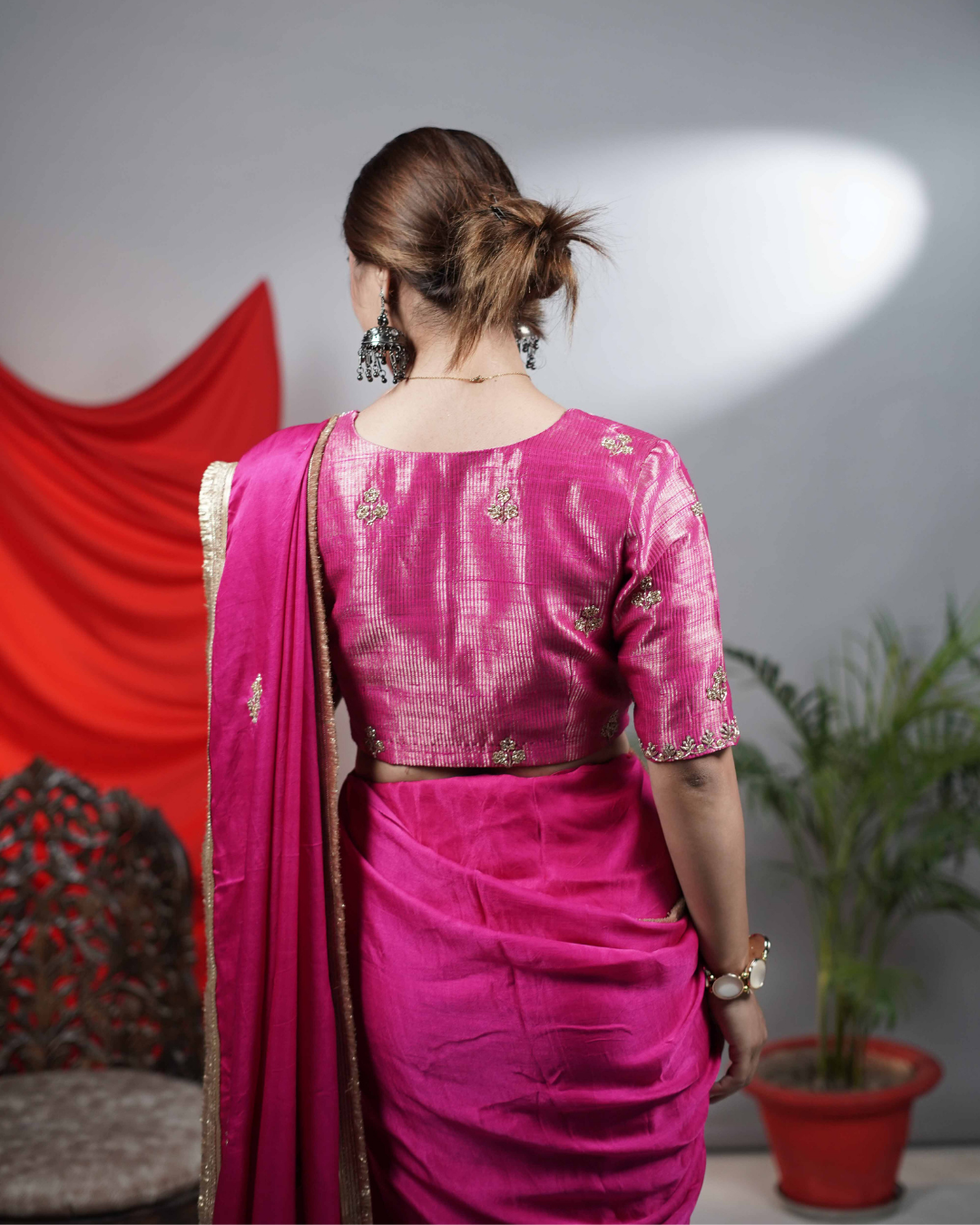 Gulabi Noor Hand-Embroidered Saree