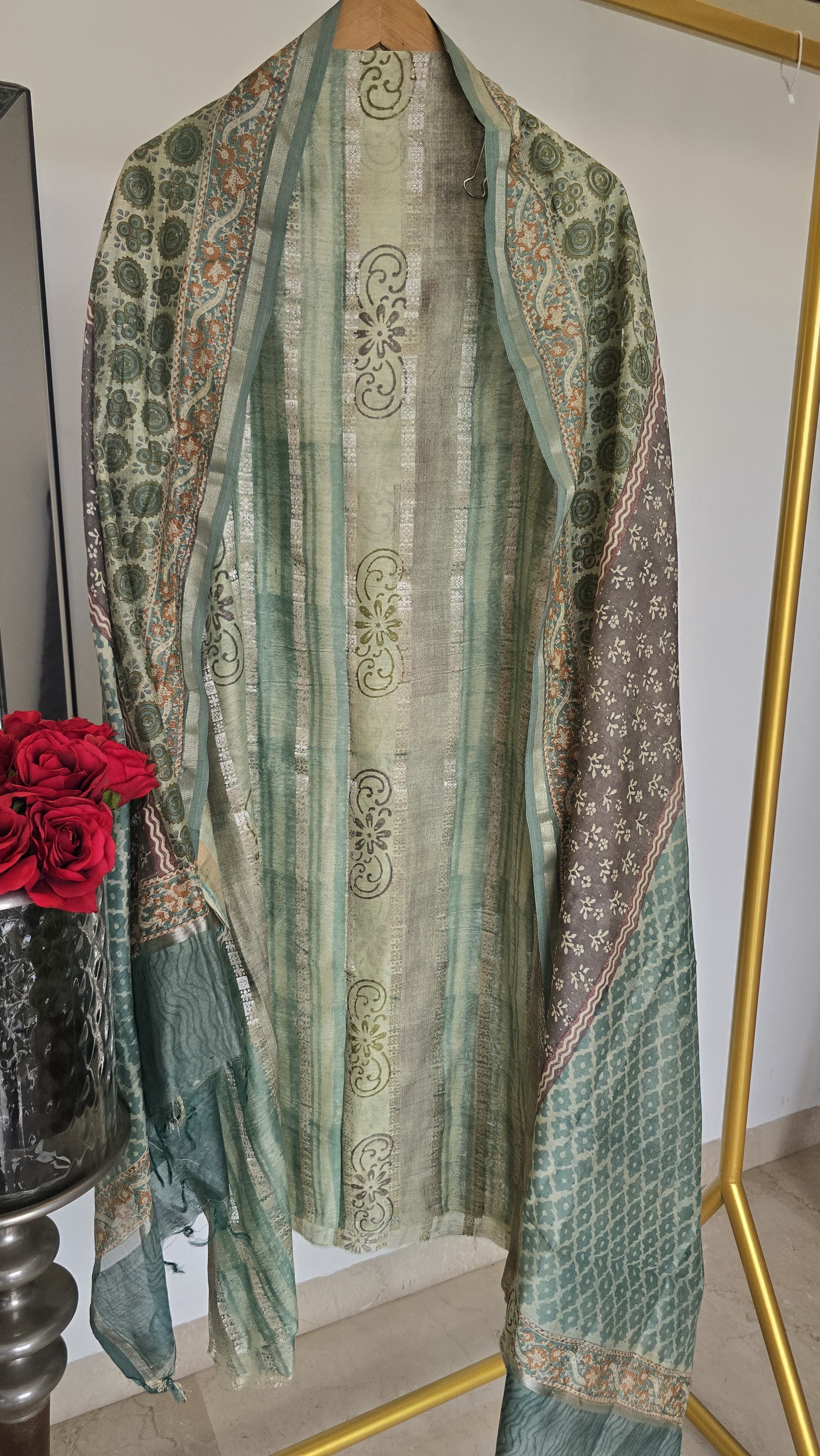 Maheshwari Khadi Print Suit Main image
